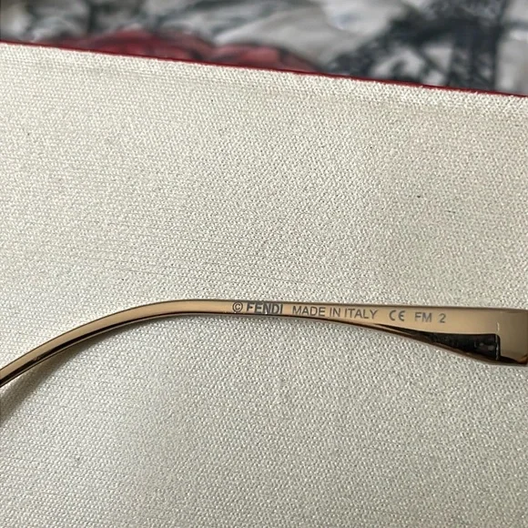 ?️FENDI FF0261/S STUDDED PENTAGON SUNGLASSES ?️ Sunglasses display picture 3